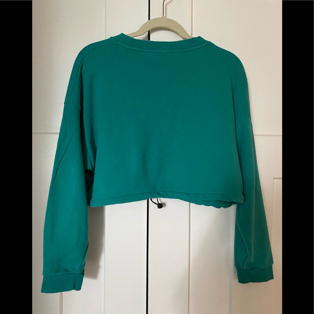 Forever 21 Cropped Sweatshirt - Picture 3 of 4
